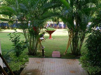 Retreat Anjuna Resort Екстер'єр фото